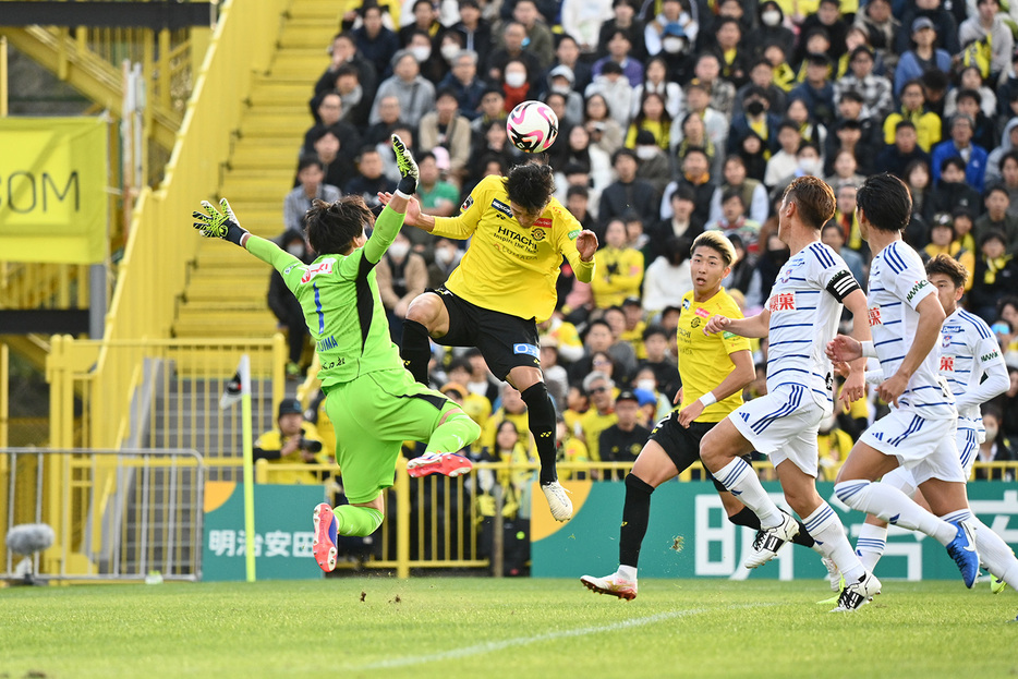 柏対新潟は1-1の引き分けに終わった(J.LEAGUE)