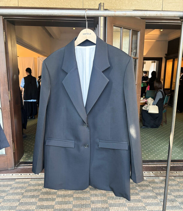 アーキタイプのテーラードジャケット（14万3000円） Image by: FASHIONSNAP