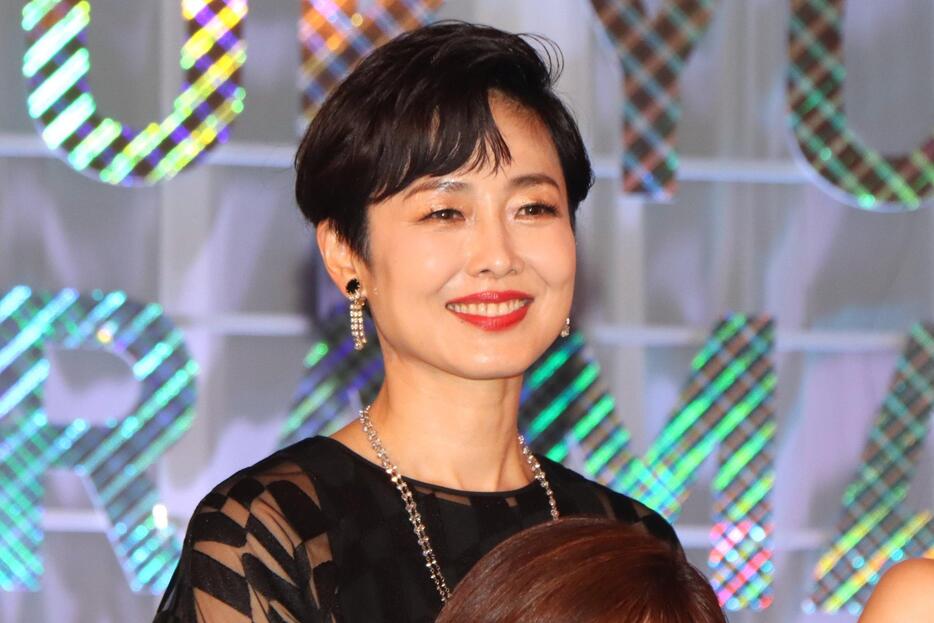 「東京ドラマアウォード2024」の授賞式で司会を務めた有働由美子さん