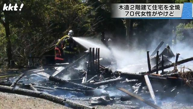 火事現場(3日・天草市有明町上津浦)