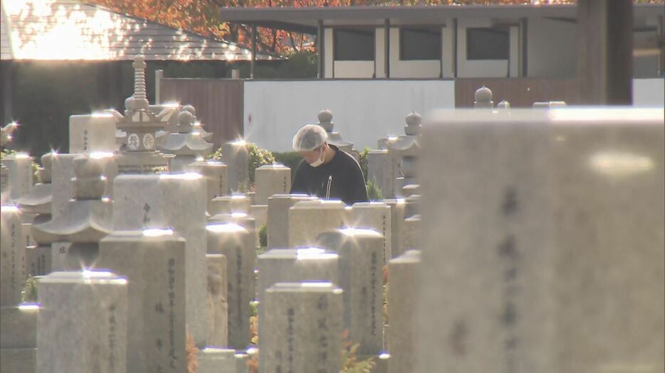 女性の遺体が発見された墓地　奈良市