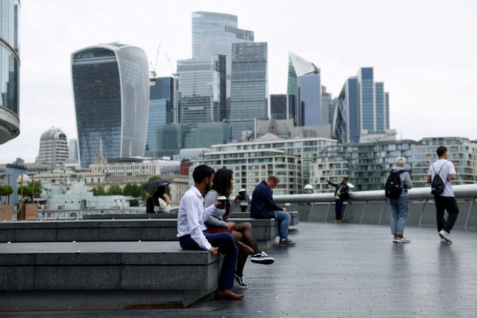 １１月１５日、    英国立統計局（ＯＮＳ）が発表した９月の国内総生産（ＧＤＰ）は前月比０．１％減と予想外のマイナスとなり、第３・四半期ＧＤＰ（速報値）の伸びは鈍化した。ロンドンで７月撮影（２０２４年　ロイター/Hollie Adams）