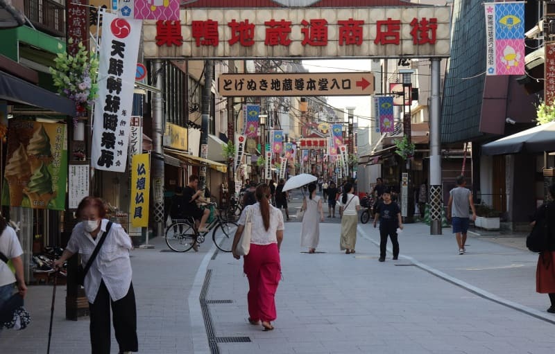 お年寄りでにぎわう東京・巣鴨＝９月１２日