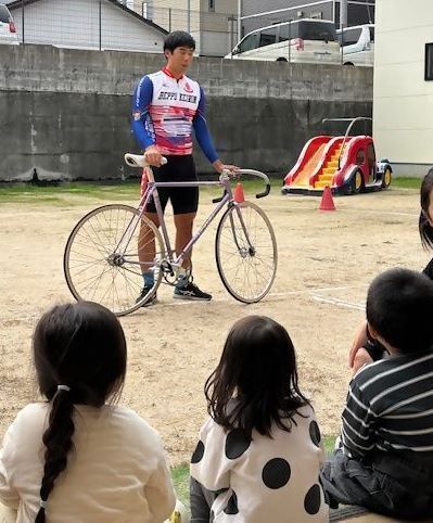 別府市の保育園を訪れた阿部将大