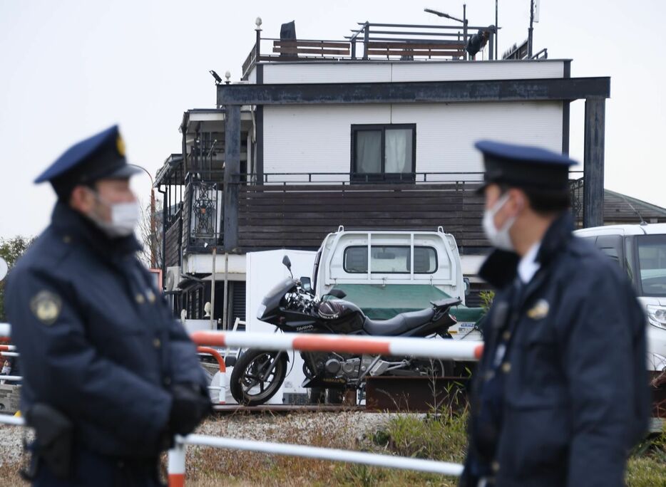 :東京・狛江市で強盗殺人事件の現場となった住宅