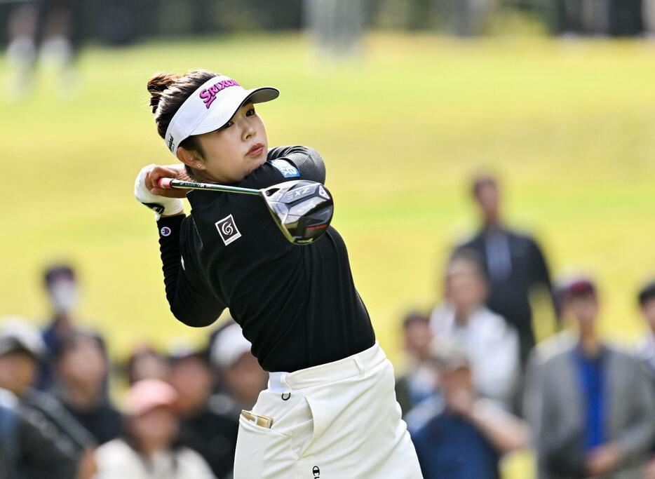 通算22アンダーで優勝した山下美夢有＝エリエールGC松山