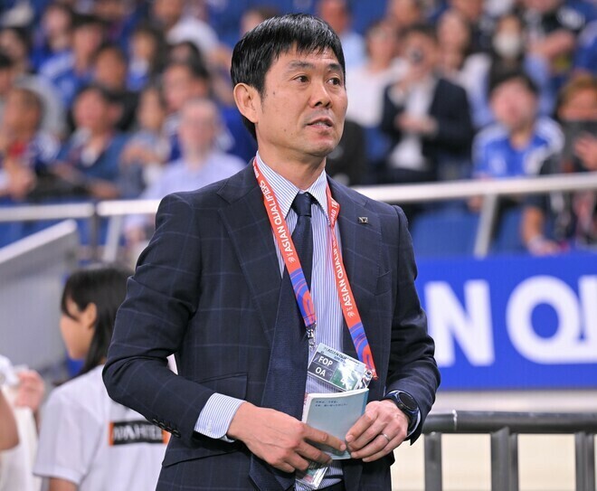 １年ぶりに古橋を招集した森保監督。写真：金子拓弥（サッカーダイジェスト写真部）