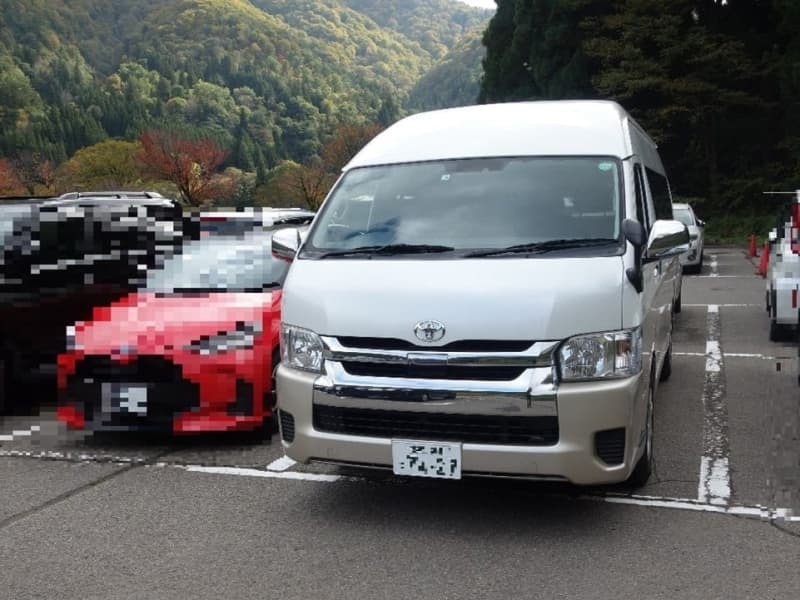 白タク行為で使われた１０人乗りのミニバン（画像：岐阜県警提供）