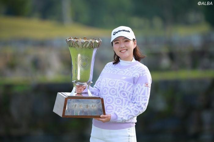 逆転でツアー2勝目を飾った山内日菜子