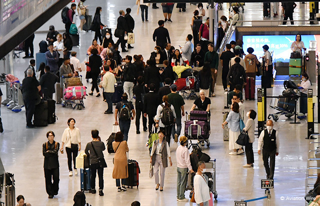 単月の過去最高を3カ月ぶりに更新した10月の訪日客（資料写真）＝PHOTO: Yusuke KOHASE/Aviation Wire