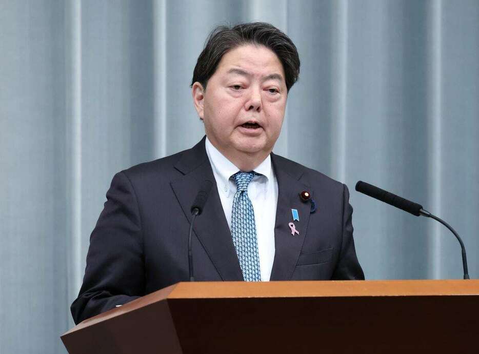 記者会見を行う林芳正官房長官＝22日、首相官邸（春名中撮影）