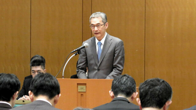 全国警察本部長会議で訓示する警察庁の露木康浩長官=2024年11月18日午後2時35分、東京都千代田区、吉田伸八撮影