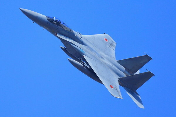 航空自衛隊のF-15戦闘機（画像：写真AC）。