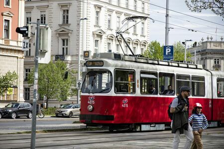 ウィーン市内を走る路面電車（写真：Emmanuele Contini／NurPhoto／共同通信イメージズ）