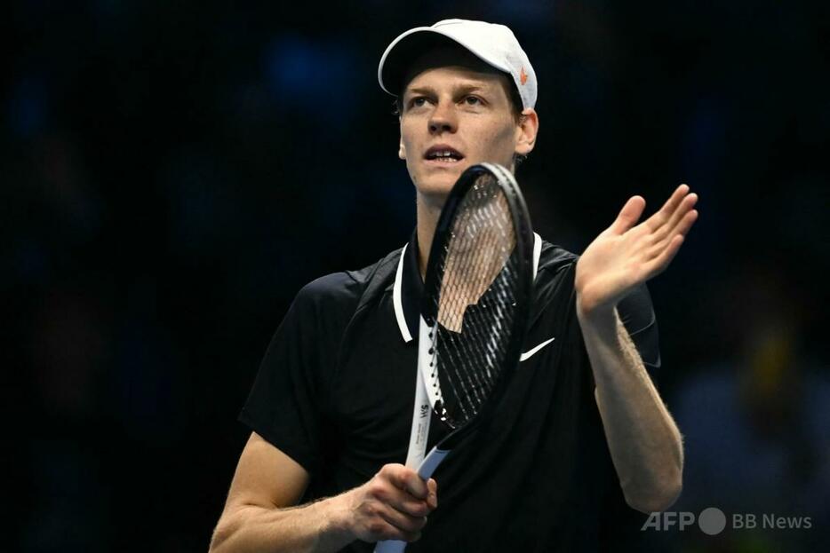 男子テニス、ATPファイナルズ初日。勝利を喜ぶヤニック・シナー（2024年11月10日撮影）。【翻訳編集】 AFPBB News