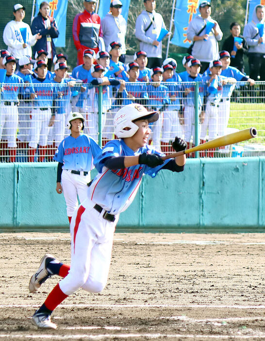 ２回１死一、三塁で右越えの適時二塁打を放った江戸崎・浜野