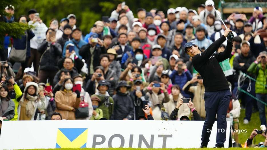 大会4勝目を飾った石川遼選手（写真：JGTO Images）