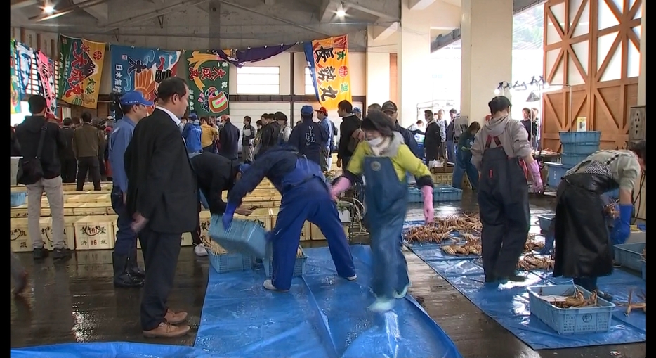 初競りの様子