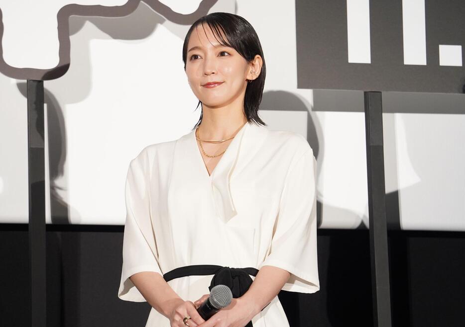 映画「正体」の完成披露舞台あいさつに登場した吉岡里帆さん