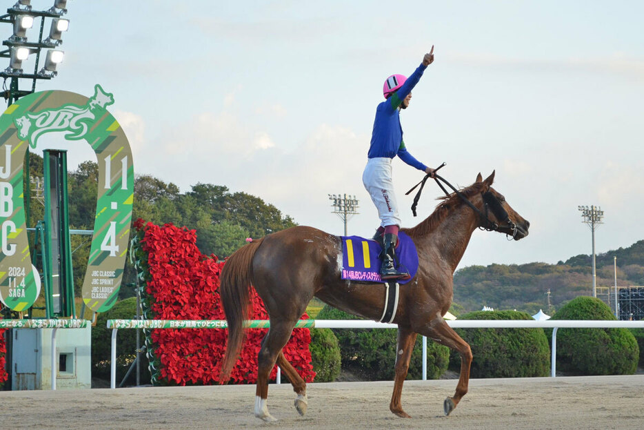 横山武騎乗の３歳馬アンモシエラがＪＢＣレディスクラシックを快勝