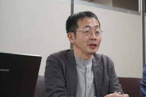 提訴後の記者会見にのぞむ神谷貴行氏（2024年11月12日／司法記者クラブ／弁護士ドットコム撮影）