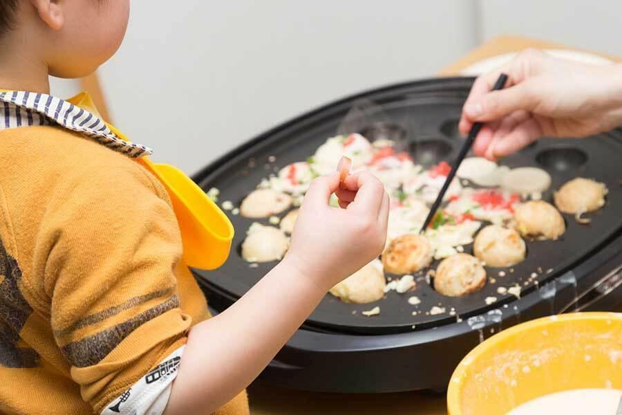 たこ焼きパーティーで活用したい、子どもも大喜びのライフハックとは（写真はイメージ）【写真：PIXTA】