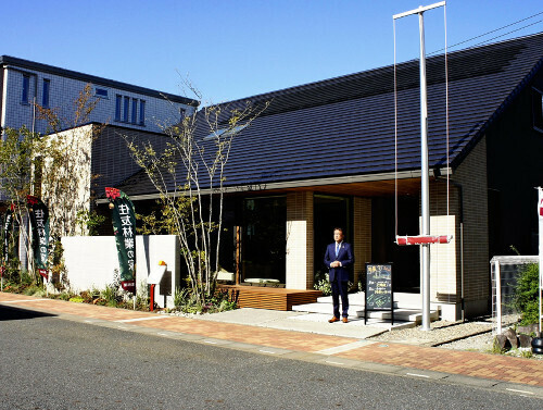 外観を平屋のようにして、イメージしてもらいやすく建てた住友林業のモデルハウス（さいたま市大宮区で）