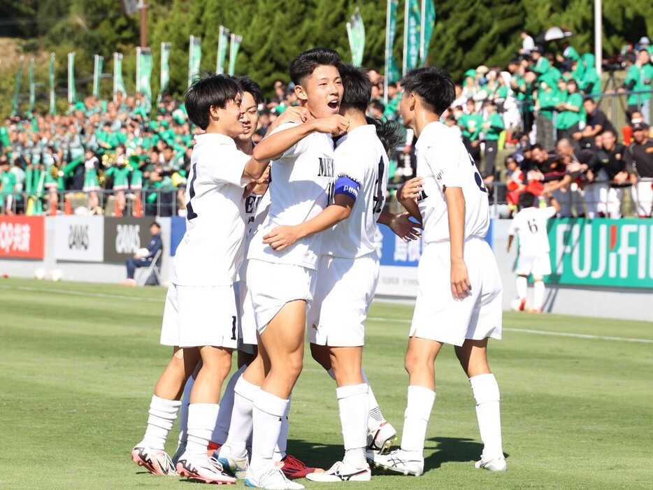 決勝でも2得点を奪った明誠高FW池田龍心(2年)(Toshihide ISHIKURA)