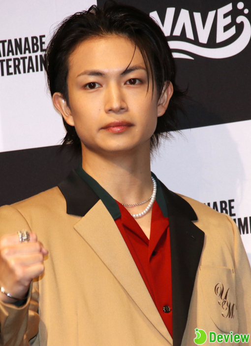 若手俳優ユニット「WAVE」のお披露目会見に登壇した綱啓永（C）Deview