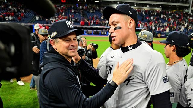 ヤンキース・ブーン監督とジャッジ選手（写真：USA TODAY Sports/ロイター/アフロ）