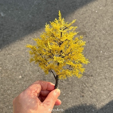 精巧なイチョウの木のミニチュア