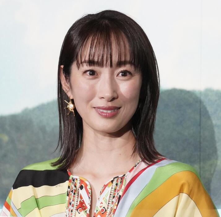 坂下千里子（2022年10月撮影）