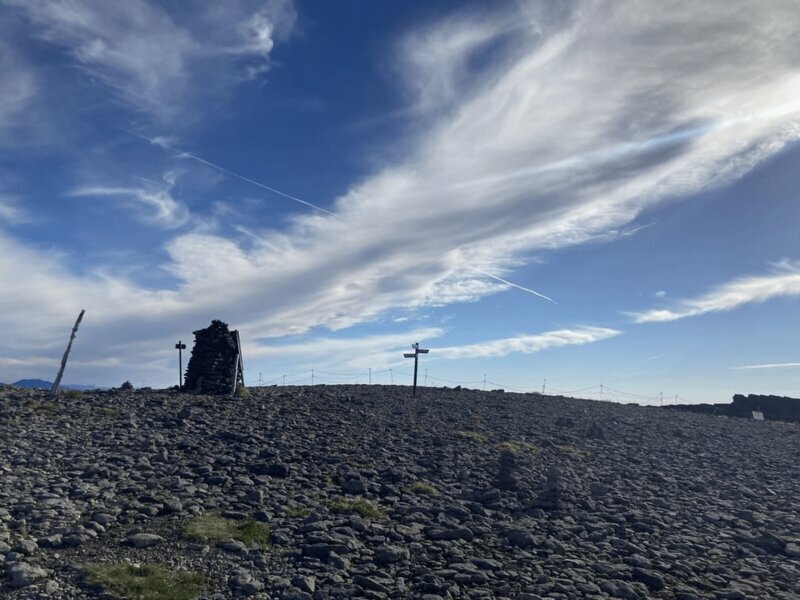 八ヶ岳・硫黄岳の広大な山頂エリア