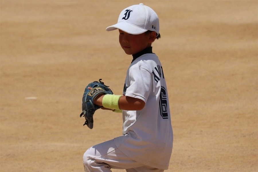 「野球が上手くなりたい」と日々練習に励む【写真：家族提供】