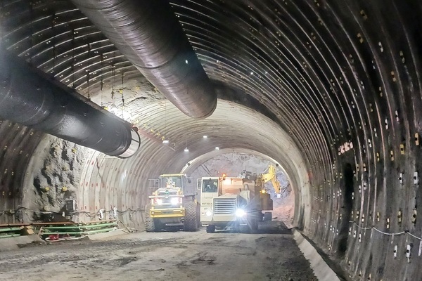 建設中の新伊勢神トンネル（仮称）（国土交通省 名古屋国道事務所）。