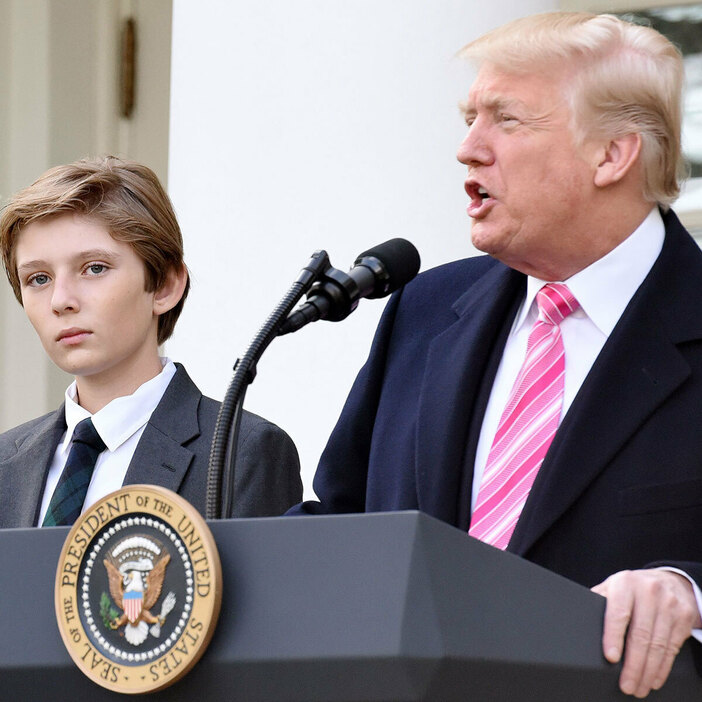 父親の前回大統領時代、まだ幼かったバロン・トランプ氏（写真・共同通信）