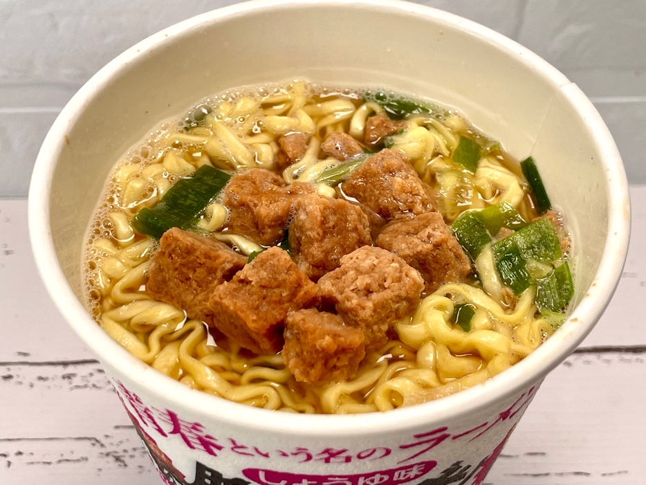 スープはズバリ「THEカップ麺醤油味」