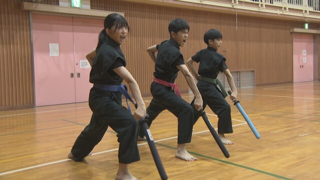 スポーツチャンバラの全国大会で優勝　常井きょうだい