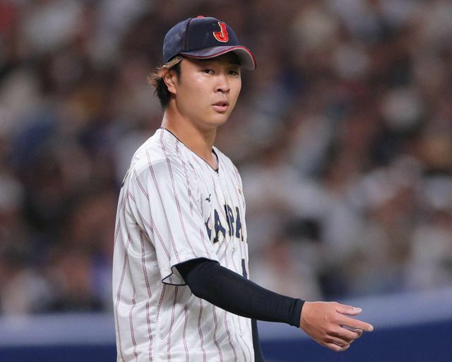 11月9日のチェコ戦で力投をみせた高橋宏斗投手(写真：時事)