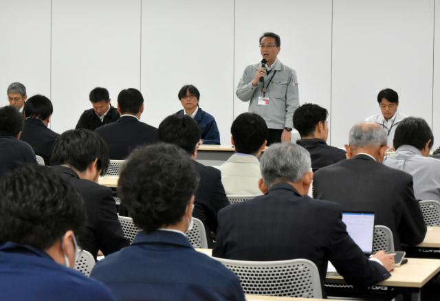 鹿児島県での鳥インフルエンザ発生に伴い、県家畜防疫連携会議と併せて開かれた緊急防疫会議＝２２日午前、県庁