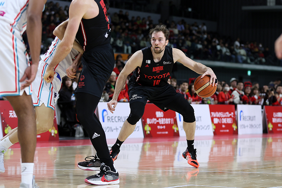 今季から“新米パパ”となった31歳アルバルク東京のザック・バランスキー【写真：B.LEAGUE】