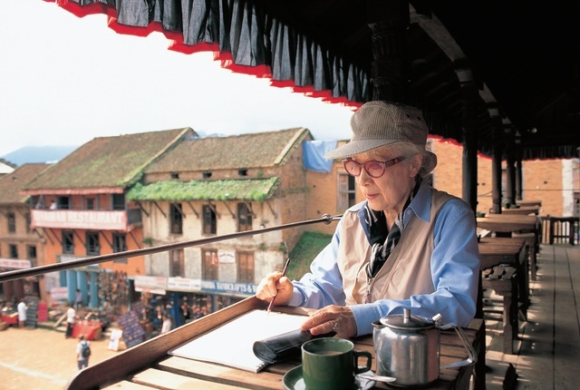 2000年、81歳の堀文子さんは周囲の制止も聞かず、幻の花・ブルーポピーを求めてネパールへ向かった。これはその時の写真だ。 写真／岩間幸司