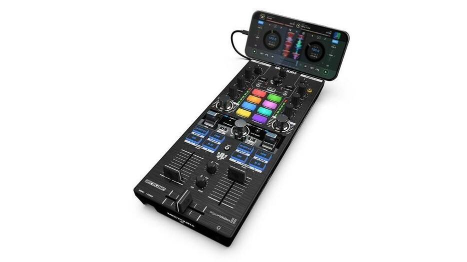 スマホDJだって、「Mixtour Pro」使えば4デッキ操れるんだ