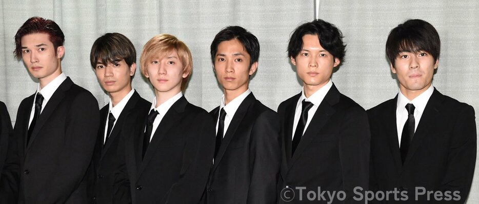 ＳｉｘＴＯＮＥＳ