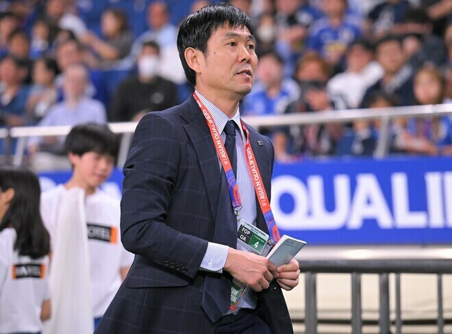 最終予選ではスタメンを入れ替えていない森保監督。写真：金子拓弥（サッカーダイジェスト写真部）