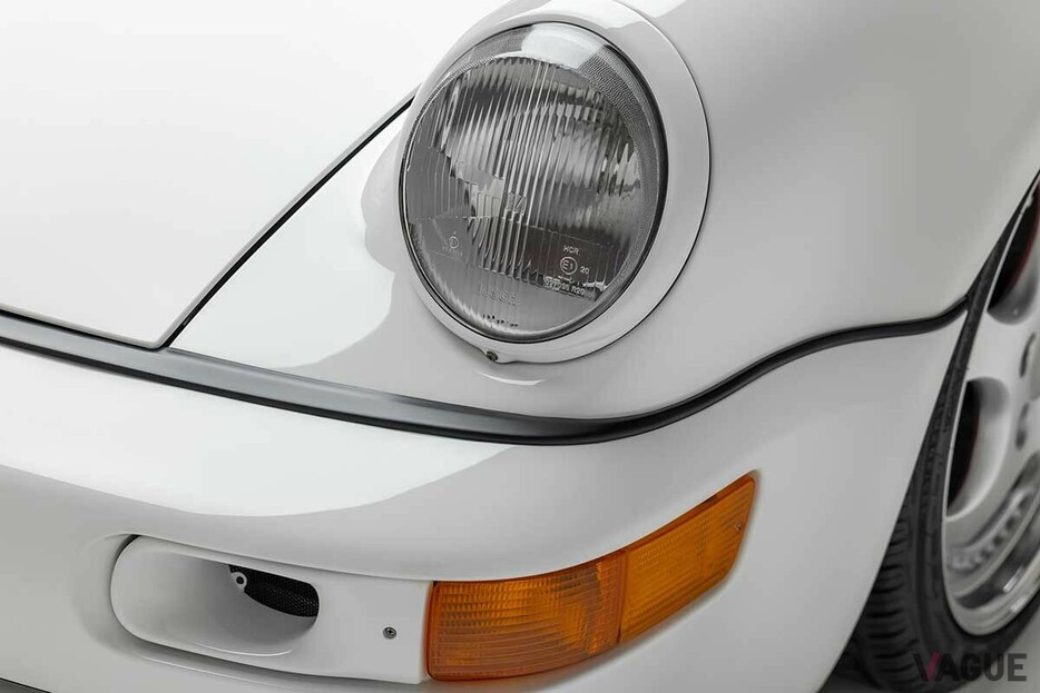 オークションに登場した1993年式ポルシェ「911ターボS ライトウェイト」(c)2023 Courtesy of RM Sotheby's