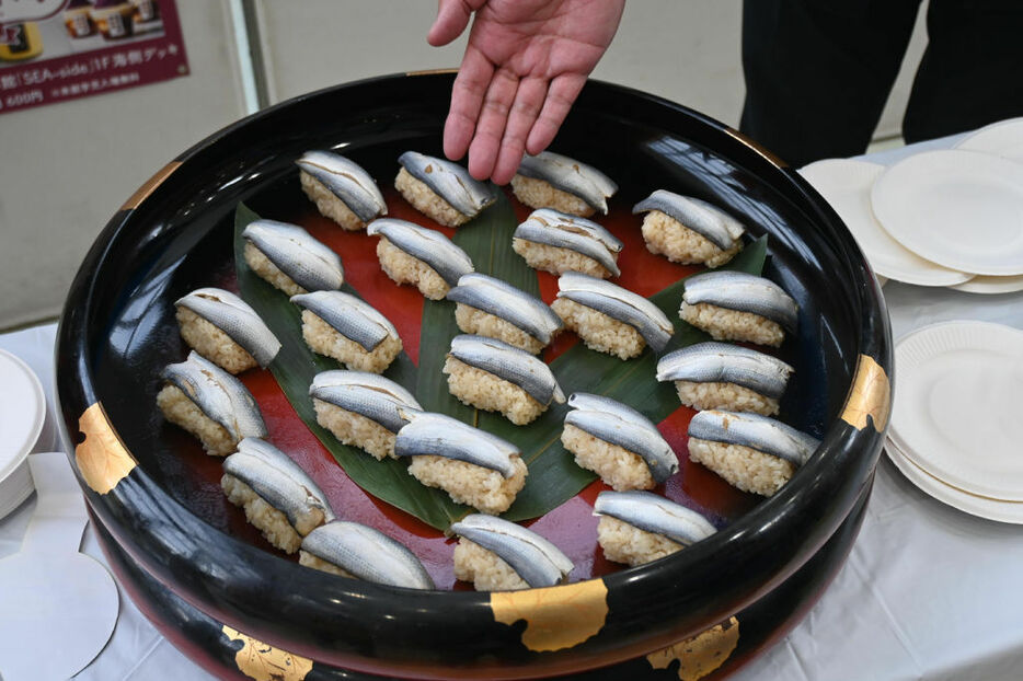 会場で配られた「江戸時代のにぎりずし」