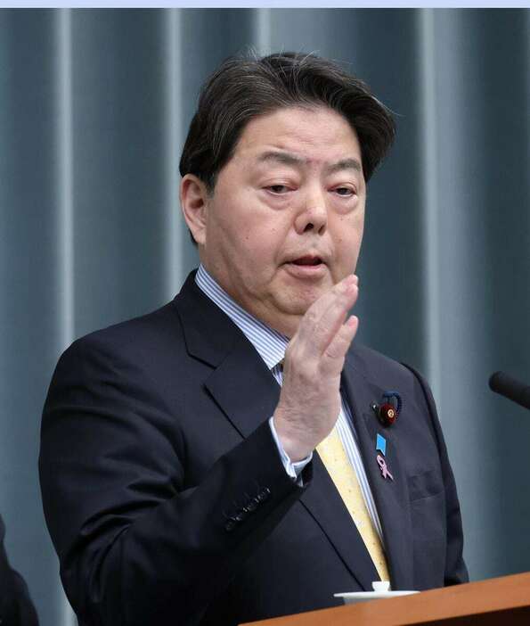 記者会見を行う林芳正官房長官＝25日、首相官邸（春名中撮影）