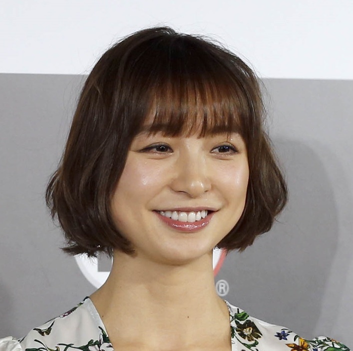 篠田麻里子（Ｃ）日刊ゲンダイ