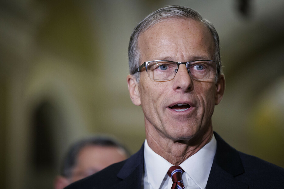 米共和党は１３日、上院トップの院内総務にスーン上院議員（写真）を選出した。共和党は大統領選に合わせて実施された上院選で過半数を制しており、スーン氏はトランプ次期大統領と連携して政策を進める役割を担う。